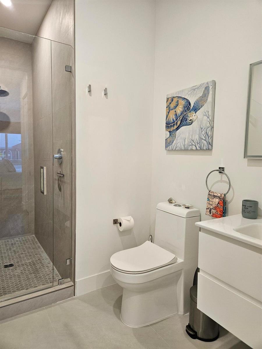 Building Photo - 2275 SE 7th St