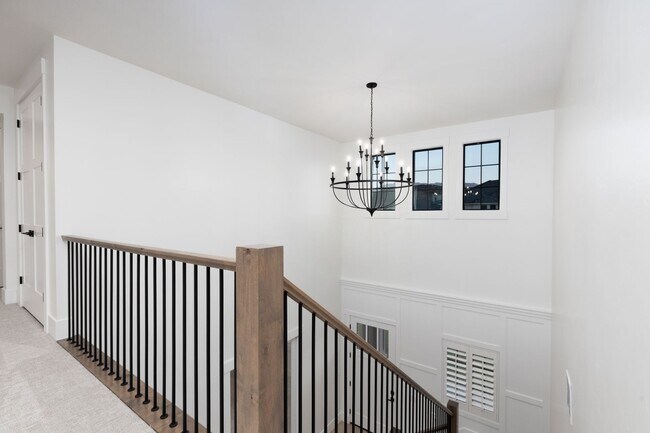 Building Photo - 6 bed / 4 bath / 3 car garage custom home in Pecan Valley