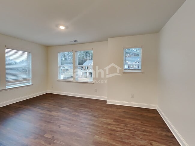 Building Photo - 2003 Windsor Park Ave