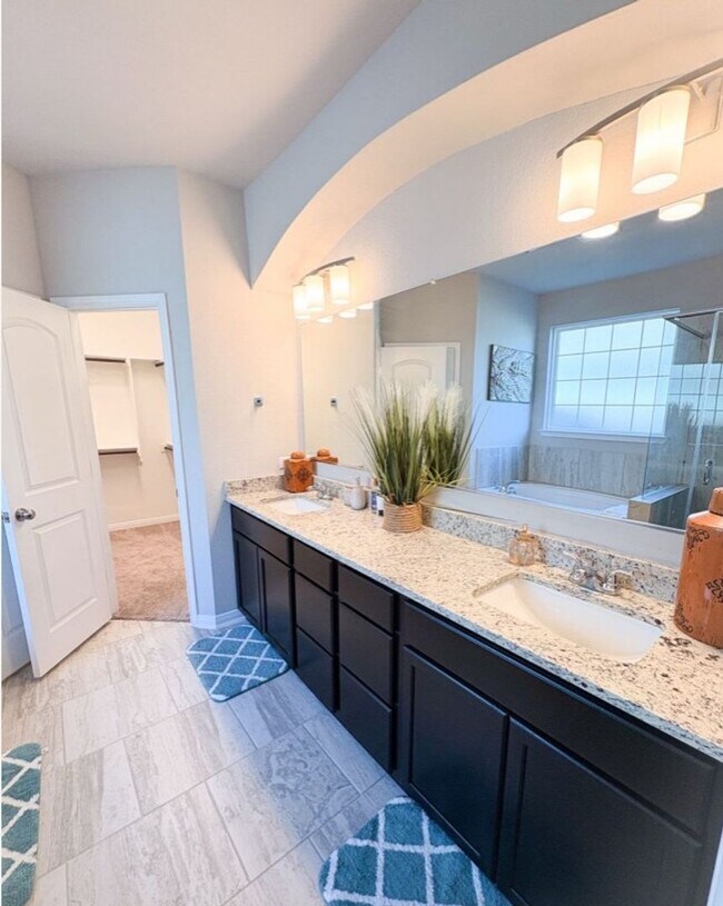 Building Photo - 1814 Bayou Wood Ln