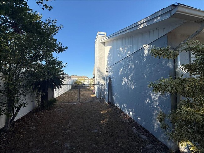 Building Photo - 10922 Tail Feather Ct