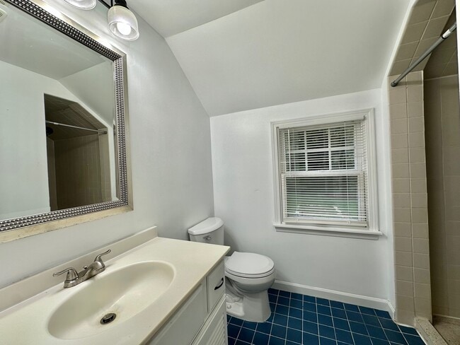 Building Photo - 4N355 Knoll Creek Dr
