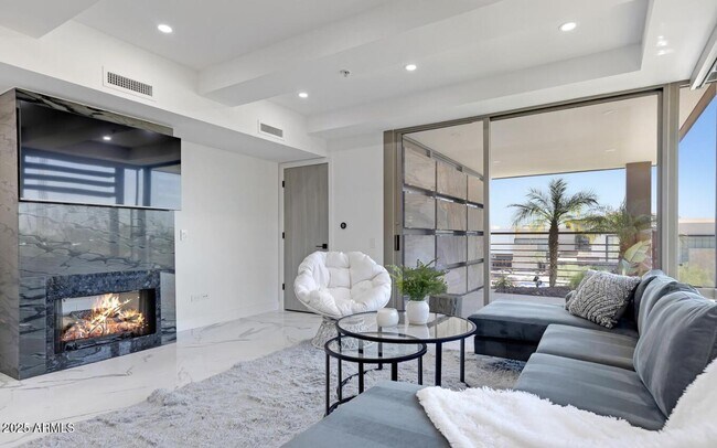 Building Photo - 7157 E Rancho Vista Dr