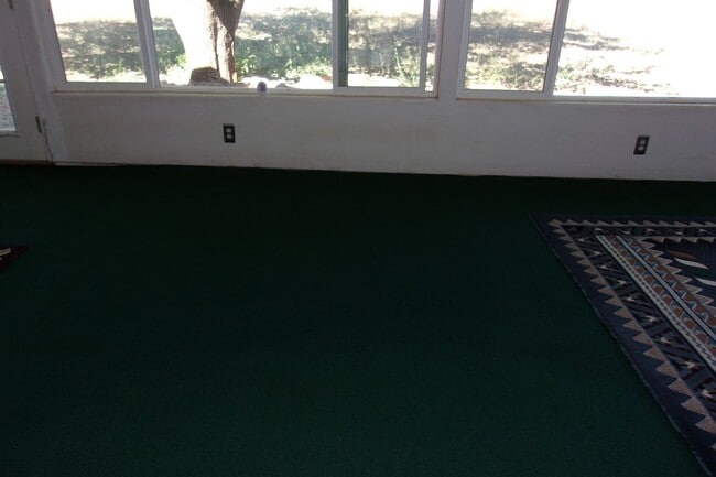 Building Photo - Great views on one acre.