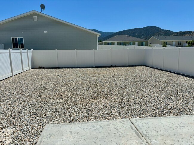 Building Photo - 939 Ironwood Dr