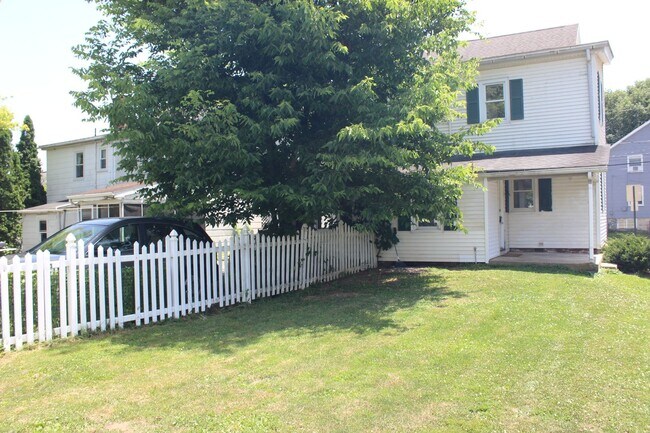 Building Photo - Charming 4-Bedroom Home in the Heart of Millersville!