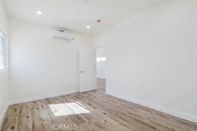 Building Photo - 5732 Willowcrest Ave