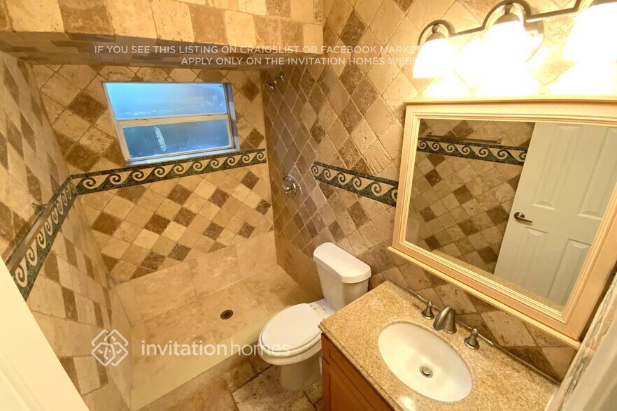 Building Photo - 4536 Pine Tree Dr