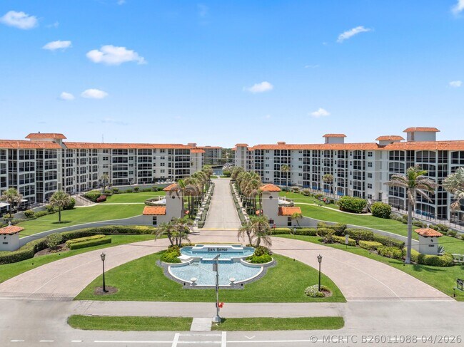Building Photo - 2871 N Ocean Blvd