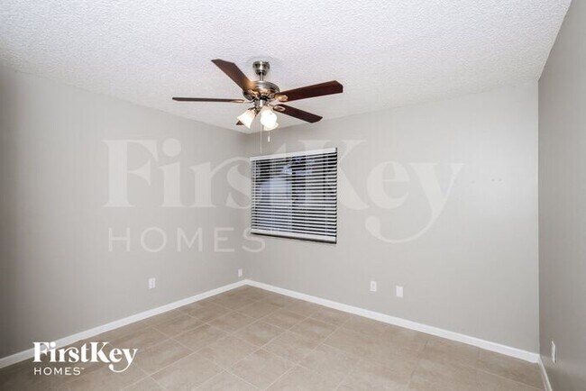 Building Photo - 1739 Goldfinch Ct