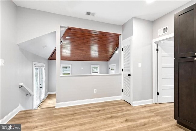 Building Photo - 1621 Bentley Rd