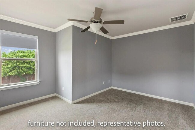 Building Photo - 2777 Santa Ana Ln