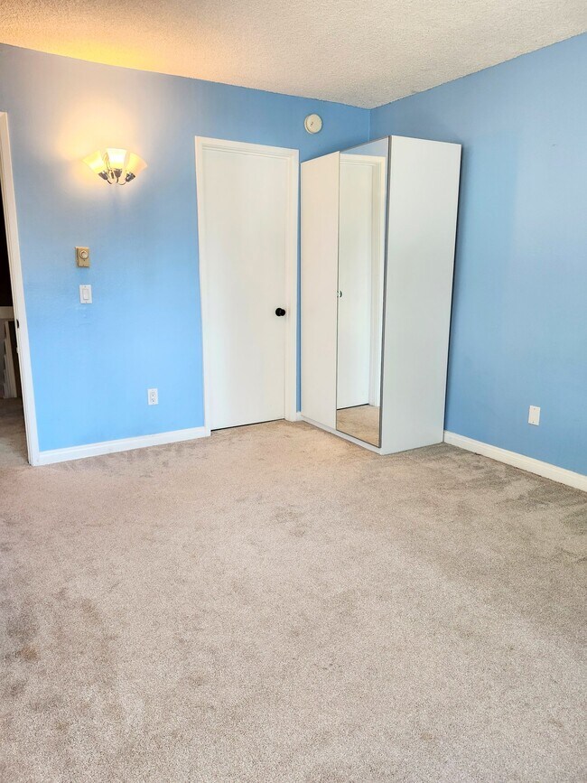 Building Photo - 9514 Easter Way