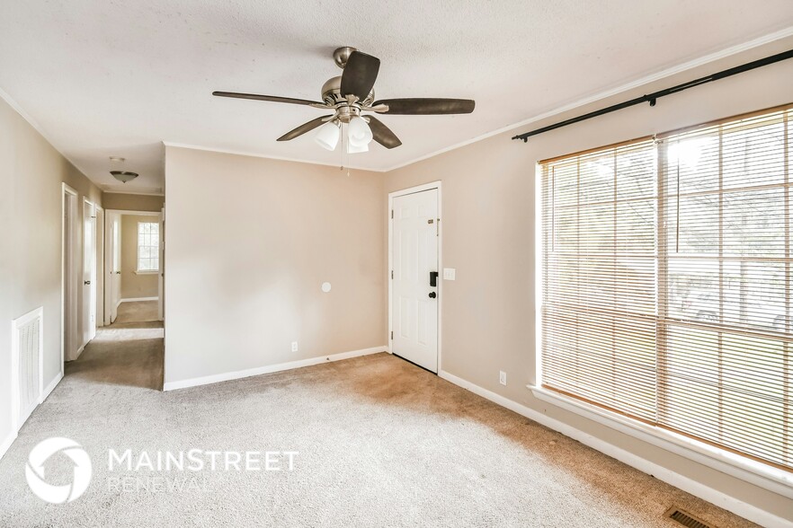 Building Photo - 1032 Sandy Brook Cir