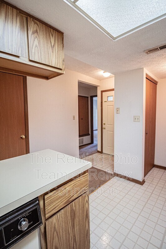 Building Photo - 6486 Reflections Dr