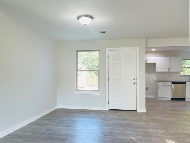 Building Photo - 1032 Hoke Smith Dr