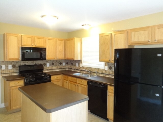 Building Photo - 8502 Flowering Cherry Dr
