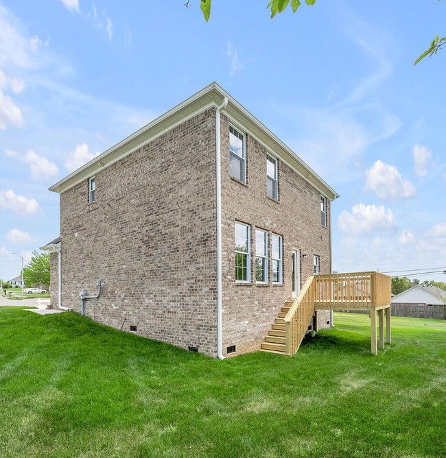 Building Photo - 125 Squires Way