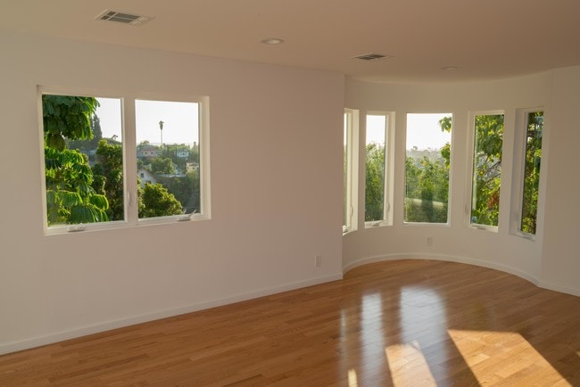 Upstairs living room - 1339 Quintero St