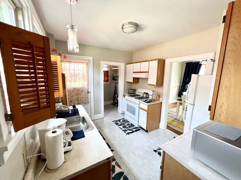 Building Photo - 1116 Coronado Ave