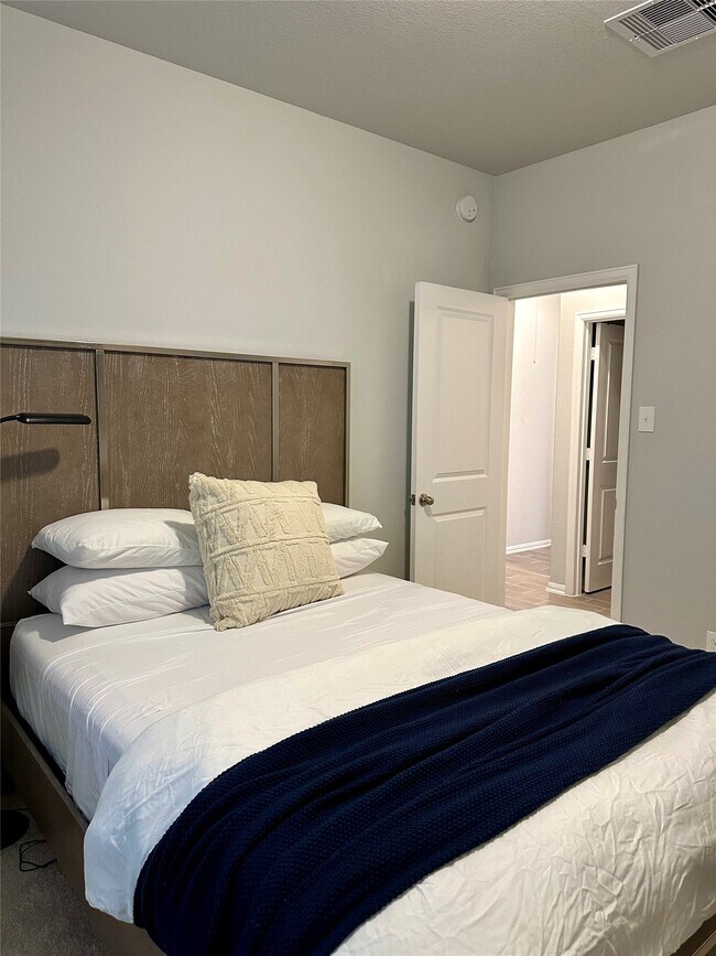 Building Photo - 15307 Davan Springs Dr