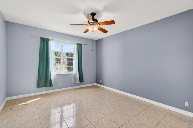 Building Photo - 3162 Via Poinciana