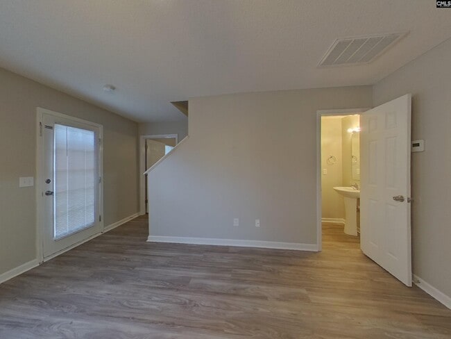 Building Photo - 2048 Lake Carolina Dr