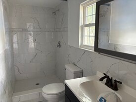 Building Photo - 214 W Volusia Ave