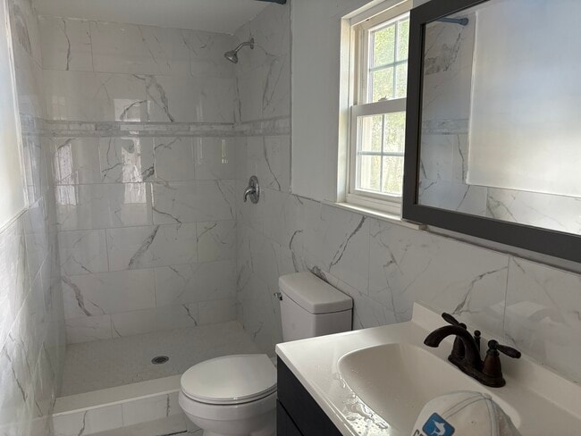 Building Photo - 214 W Volusia Ave