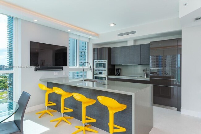Building Photo - 1080 Brickell Ave