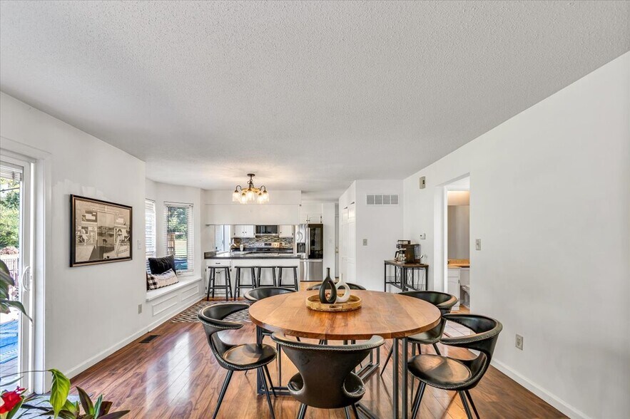 Building Photo - 1428 Hudson Lndg