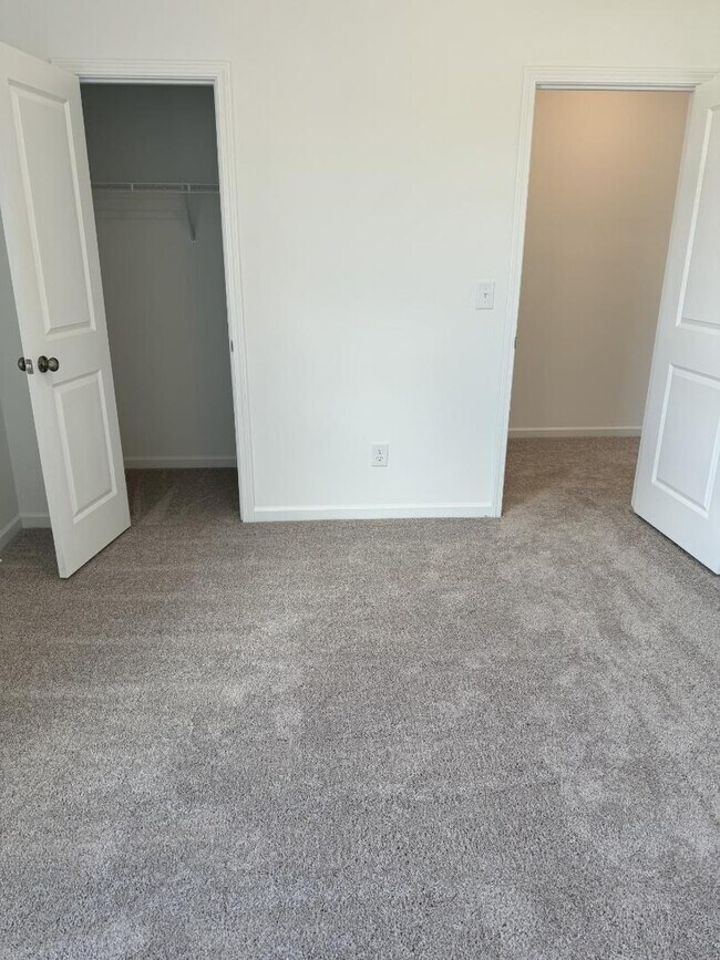 Building Photo - 329 Canonbury Dr