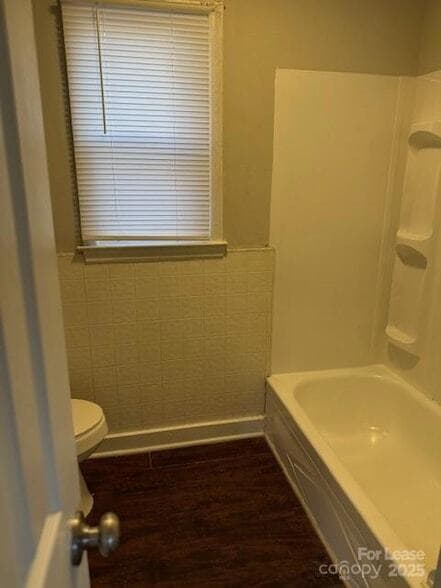 Building Photo - 1620 Lasalle St