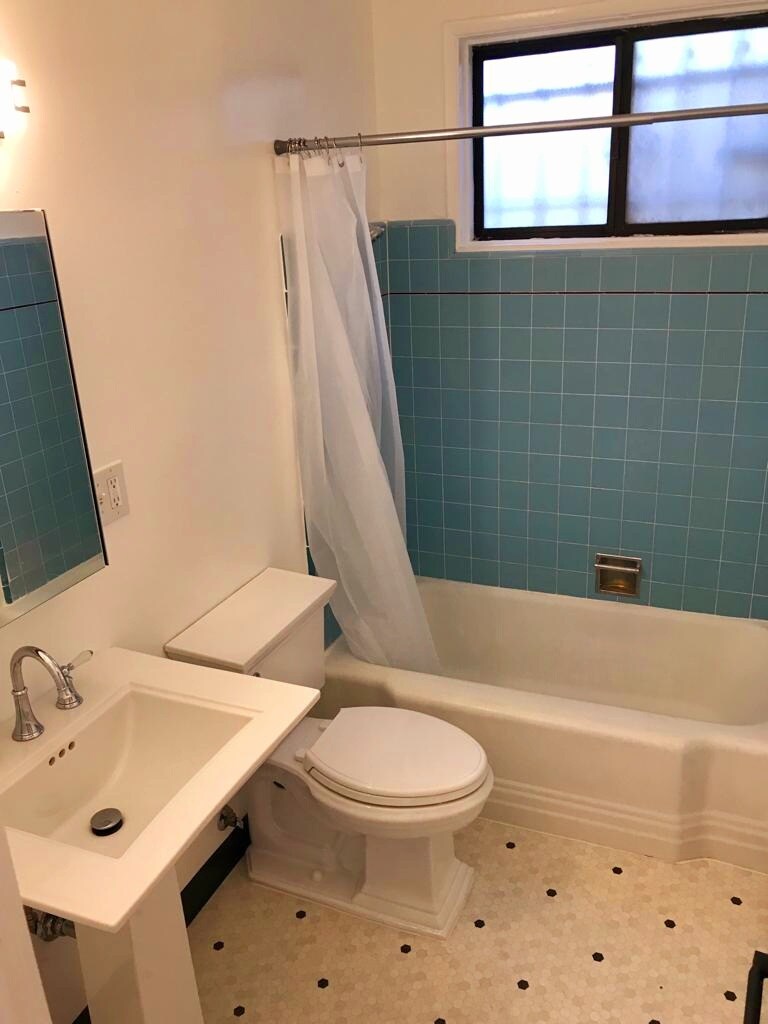 Building Photo - 4425 Maplewood Ave