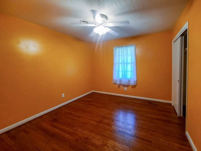Building Photo - Rent Ready! National Hills Ranch Move in R...