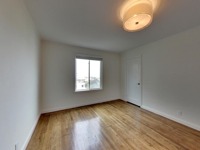 Building Photo - 2167 40th Ave