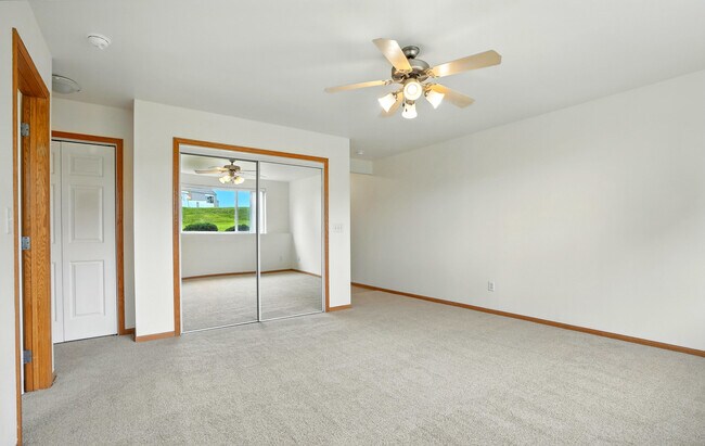 Building Photo - 20 Redtail Bend