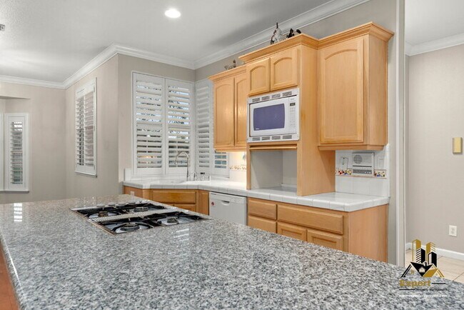 Building Photo - 5291 Bryant Rd