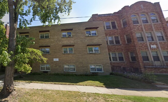 Building Photo - 10437 S Hale Ave