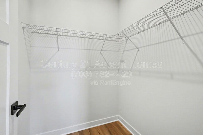 Building Photo - 1705 Dunnington Pl