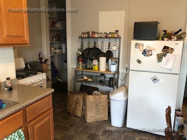 Building Photo - 33 Lourdes Ave