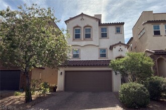 Building Photo - 372 Ambitious St