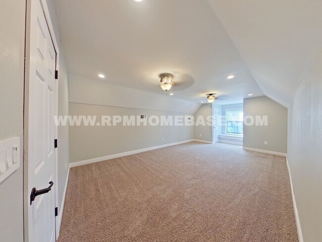 Building Photo - 147 Villacrest Dr