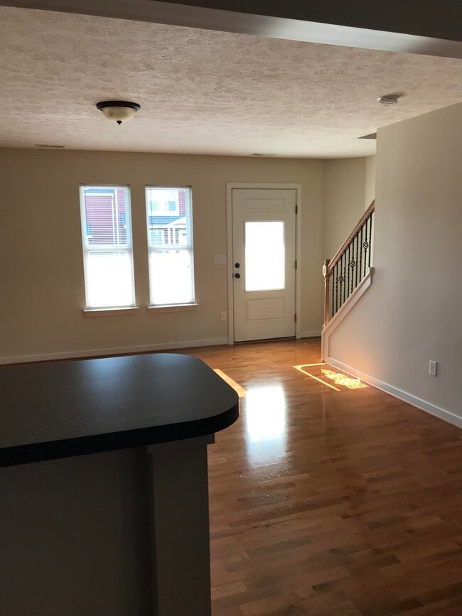 Building Photo - 1211 Poet's Ct