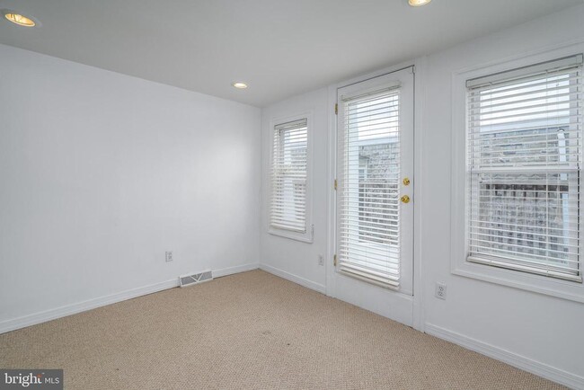 Building Photo - 744 S 22nd St