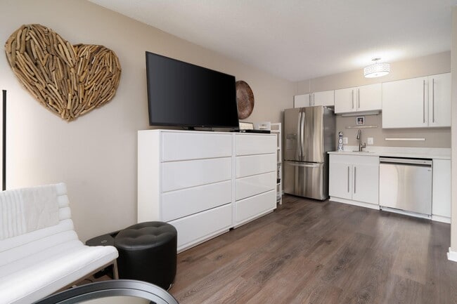 Building Photo - 2111 Wisconsin Ave NW