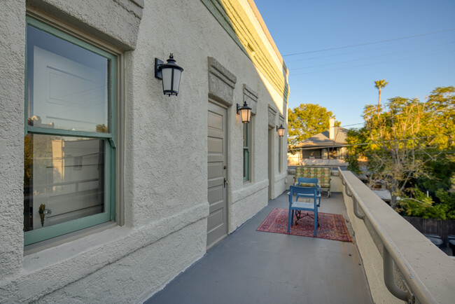 Building Photo - 343 S Scott Ave