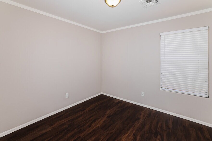 Building Photo - 12605 W Orange Dr