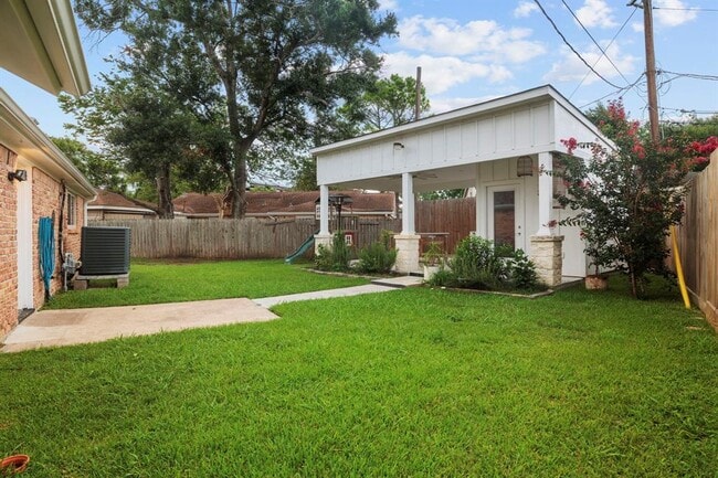 Building Photo - 11215 Sageway Dr