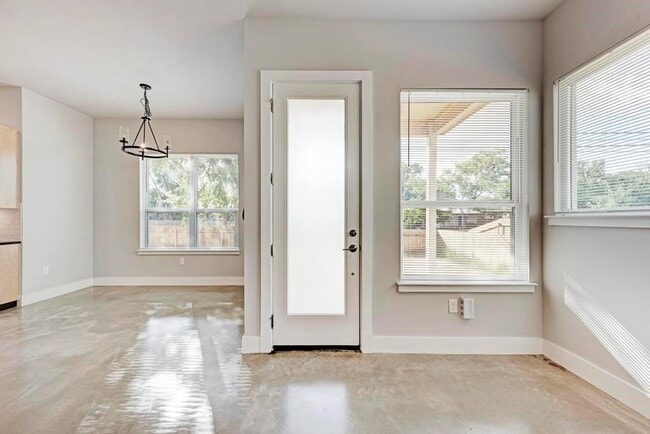 Building Photo - 7714 Watson St